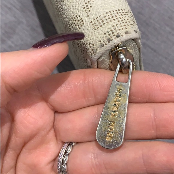 Real Michael Kors Walet - Picture 8 of 11